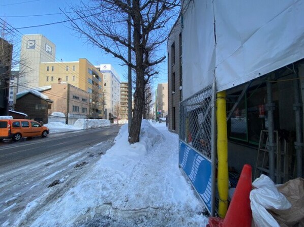 西１８丁目駅 徒歩1分 1階の物件外観写真